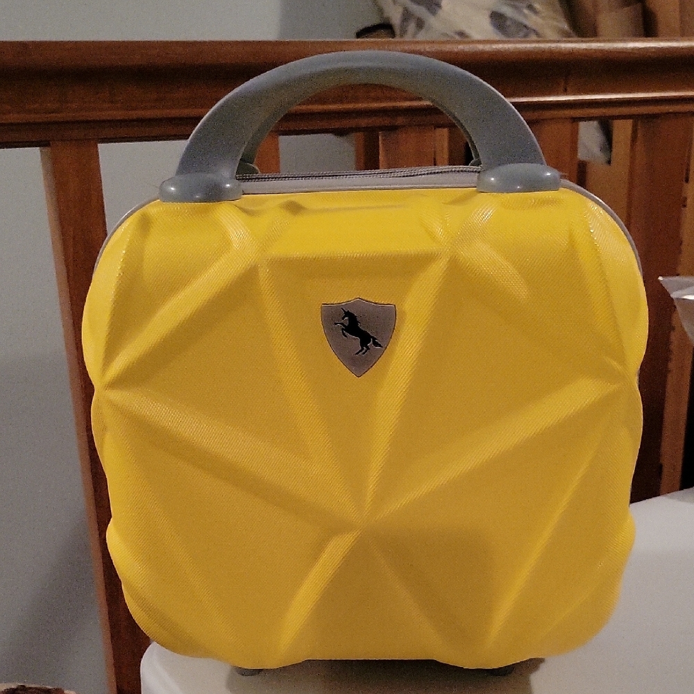 AMKA COSMETIC TRAVEL BAG